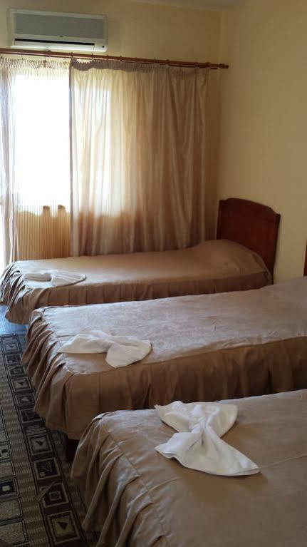 Hostel Nova Route Năvodari Esterno foto