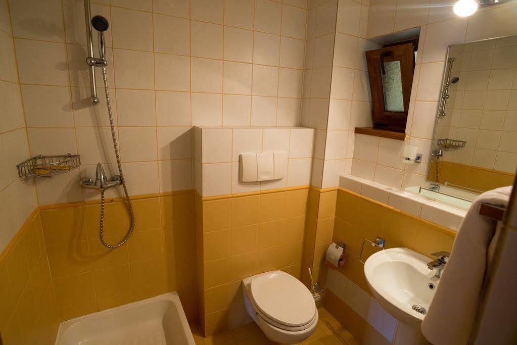 Hostel Nova Route Năvodari Esterno foto